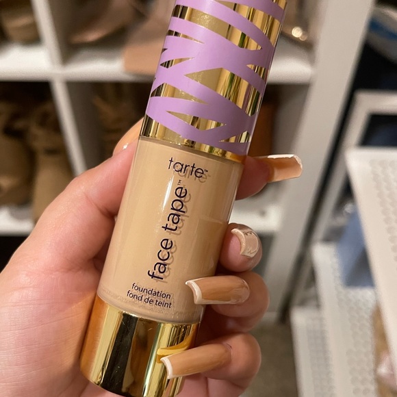 Sold- Tarte face tape foundation 16N FAIR-LIGHT NEUTRAL